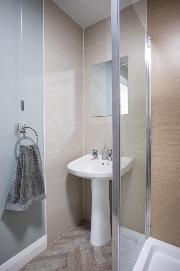 New Lisburn Road Apartment - Free Parking Belfast Eksteriør billede